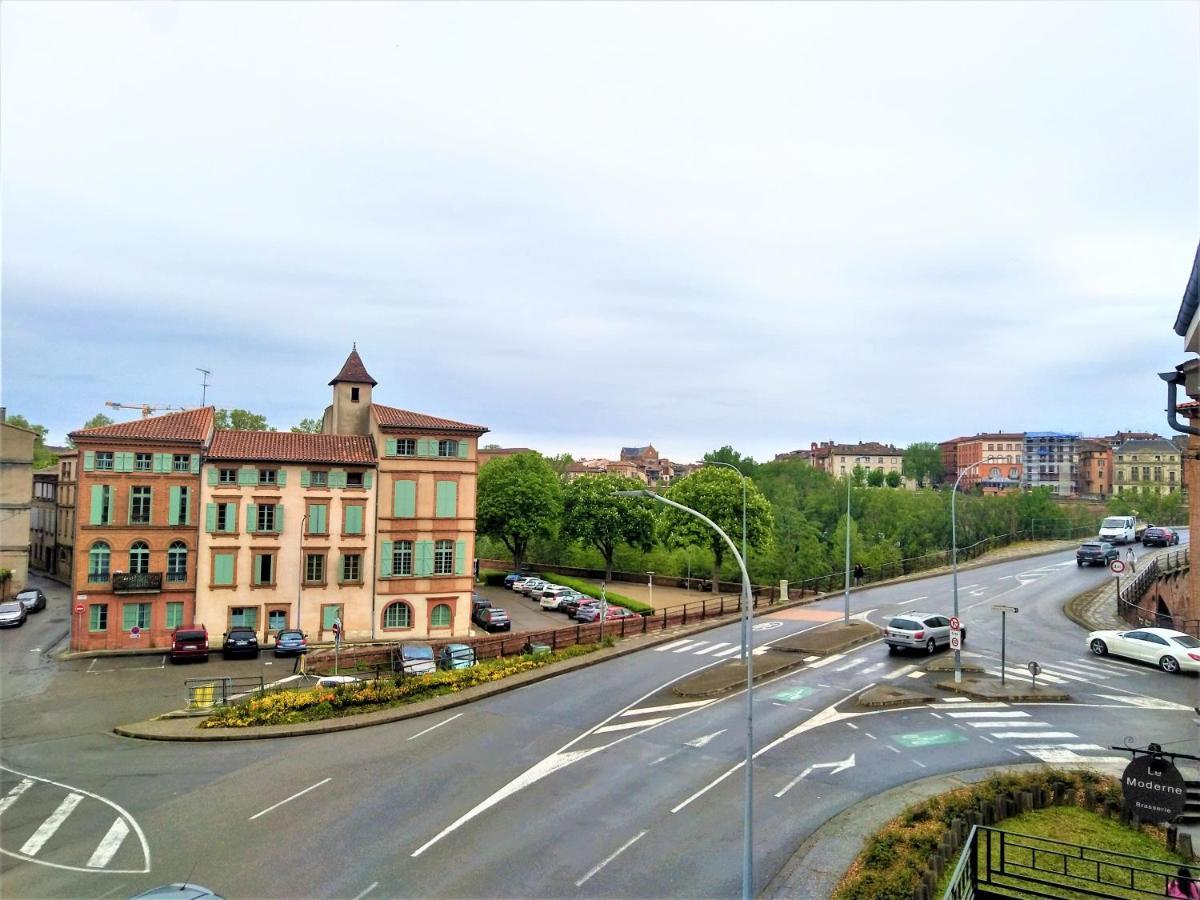 Chambre Privee Et Spacieuse Au Sein D'Un Logement Partage - Central, Quartier Villebourbon - 3 Chambres Doubles - 2 Balcons - Places De Stationnements Gratuites - 5 Min A Pied Gare Et Hypercentre 몽토방 외부 사진