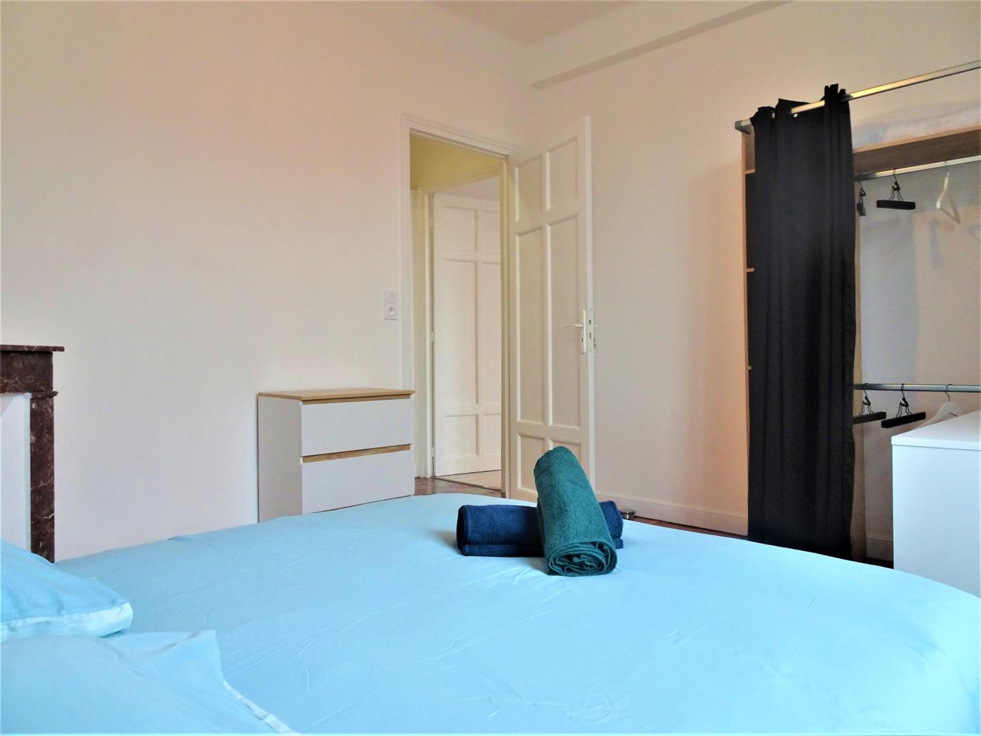Chambre Privee Et Spacieuse Au Sein D'Un Logement Partage - Central, Quartier Villebourbon - 3 Chambres Doubles - 2 Balcons - Places De Stationnements Gratuites - 5 Min A Pied Gare Et Hypercentre 몽토방 외부 사진